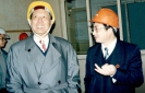 1997年4月3日，第九、十屆全國人大常委會副委員長、化工部副部長成思危（左一）蒞臨公司視察。